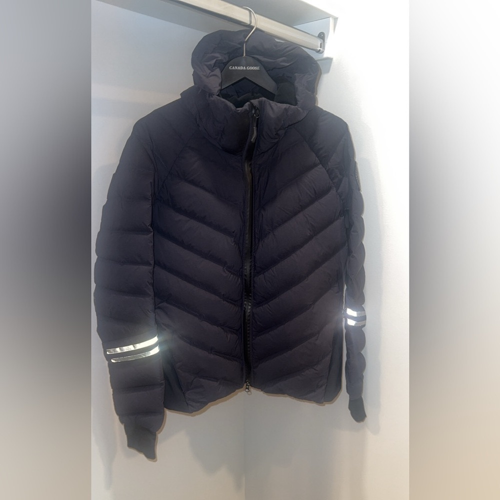 Women’s Canada Goose HyBridge CW Down Bomber Jacket. Black Label
